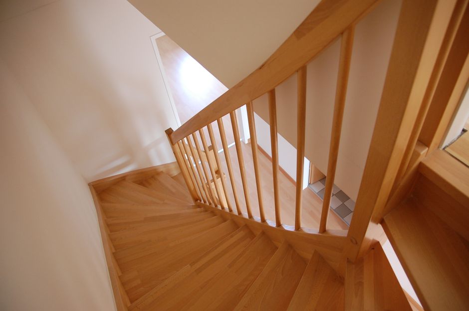 monte-escalier à Tinqueux