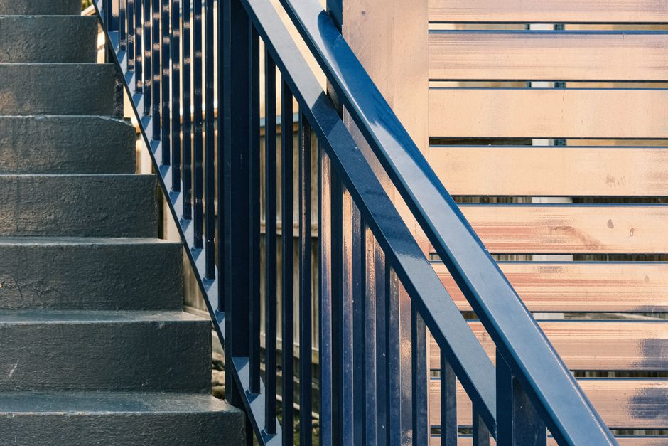 monte-escalier à Gueux