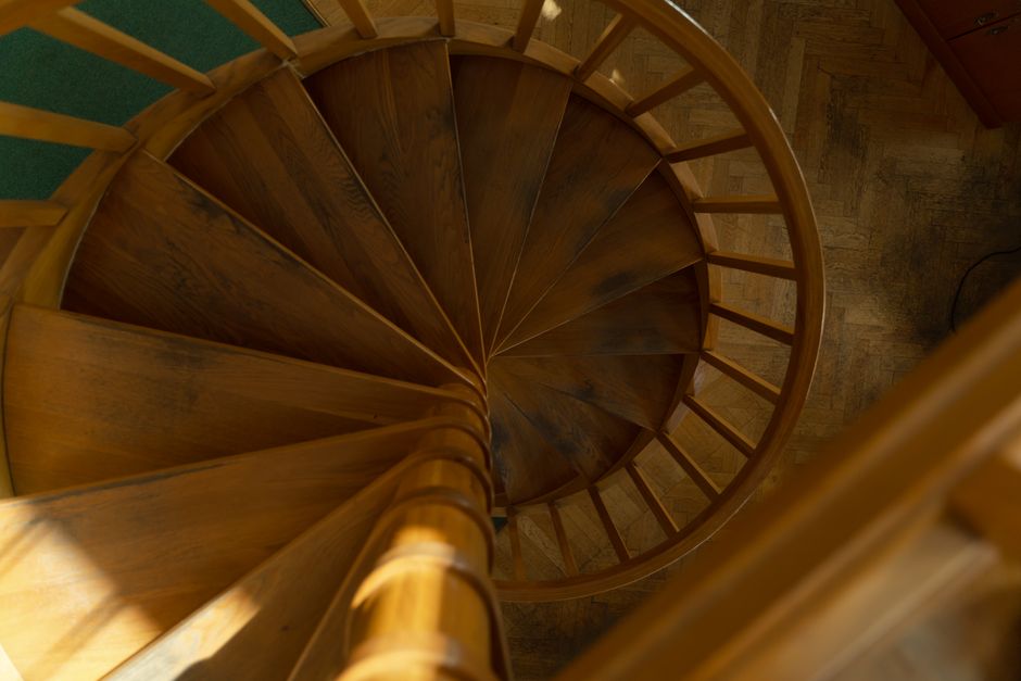 monte-escalier à Rethel